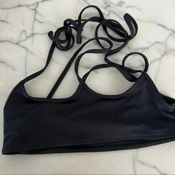 Frankie’s Bikinis Aleisha Eco Bikini Top in Black Small B705 - Picture 3 of 4